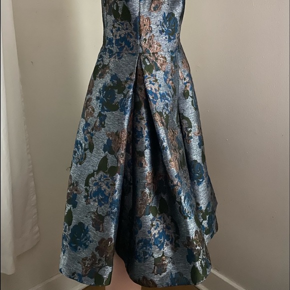 Gal Meets Glam Dress Size 12 - Picture 8 of 13